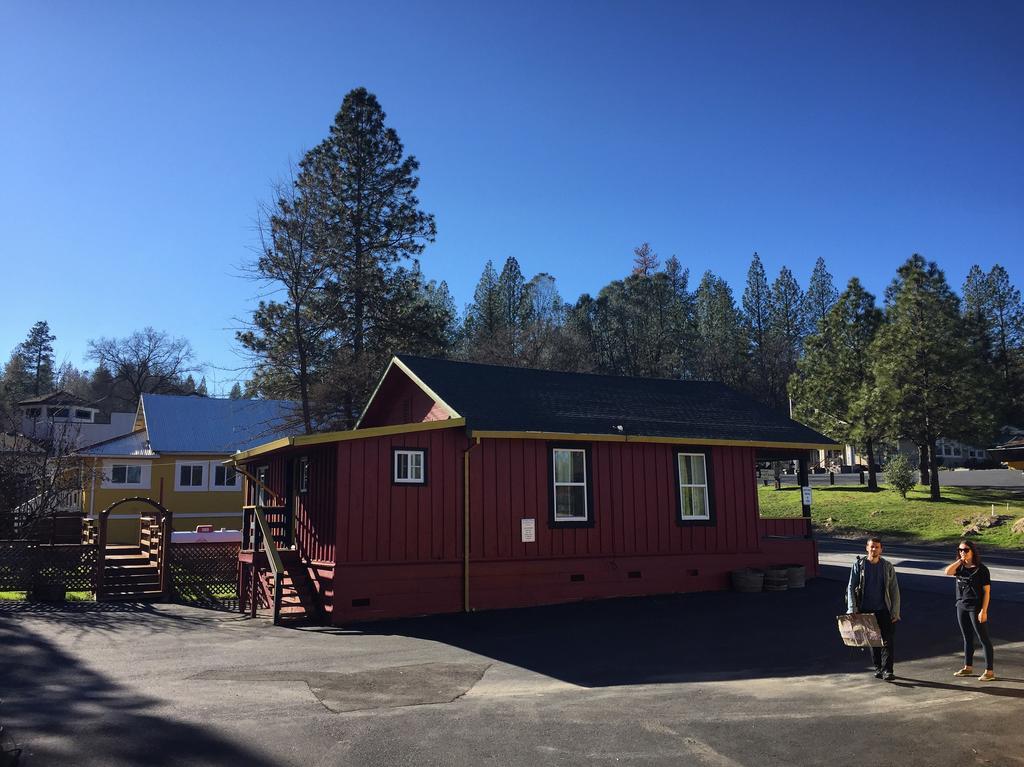 Yosemite International Hostel Groveland Exterior photo