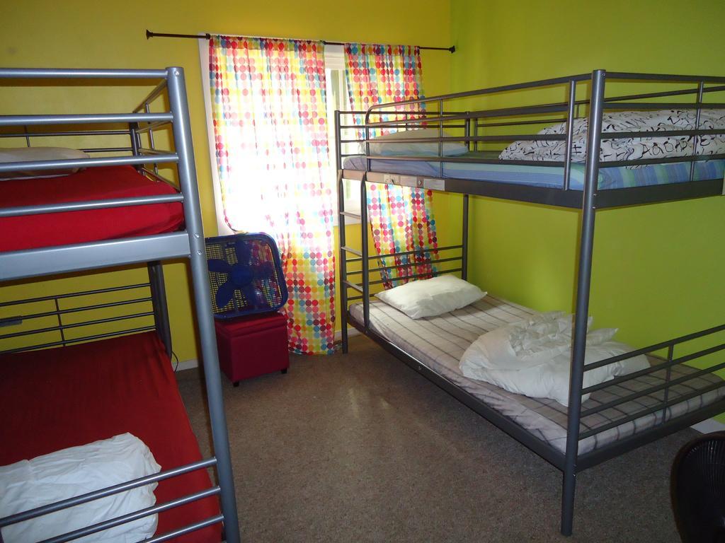 Yosemite International Hostel Groveland Room photo