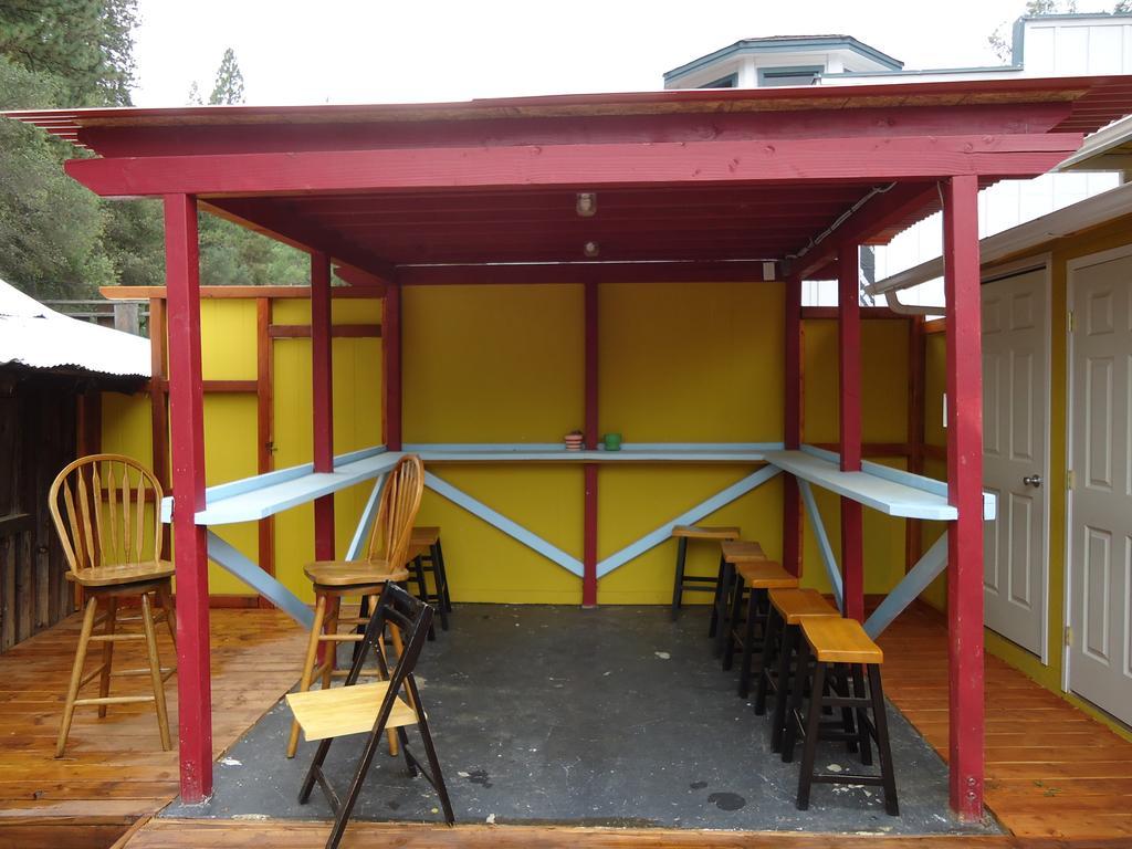 Yosemite International Hostel Groveland Exterior photo